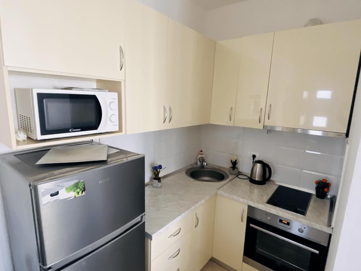 Madernas Bernad Apartment Orikum Kültér fotó